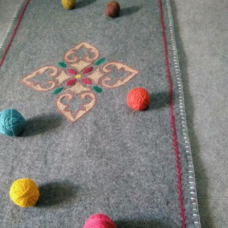 بازار عرضه زیرانداز نمدی برجسته شهرکرد