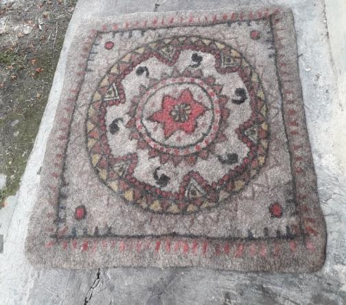 بازار فروش فرش نمد دستبافت درجه یک