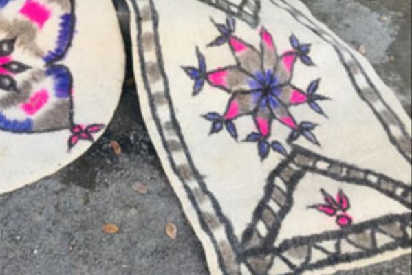 بررسی مشخصات زیرانداز نمدی دستبافت