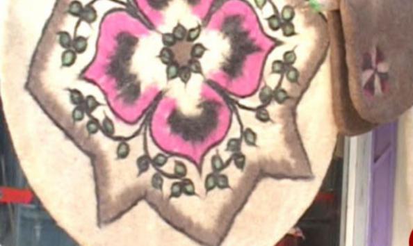 سفارش دهنده انواع زیرانداز نمدی دستبافت درجه یک