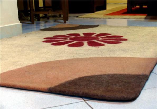 مشخصات بارز فرش نمدی مدل آفتاب