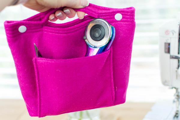 راهنمای نگهداری از کیف نمدی صورتی روشن