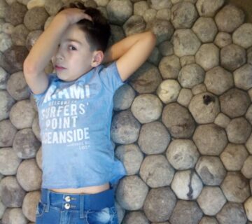 زیرانداز نمدی طرح سنگ مدرن