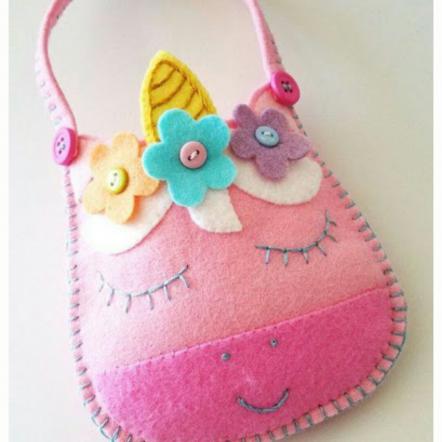 درباره مزایای کیف نمدی صورتی بیشتر بدانیم.