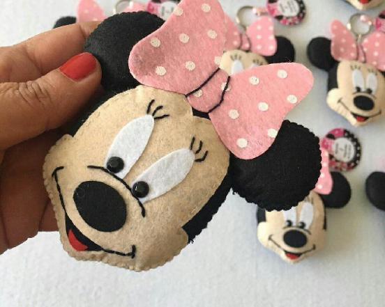 راهنمای شستشوی صحیح کیف نمدی سفید