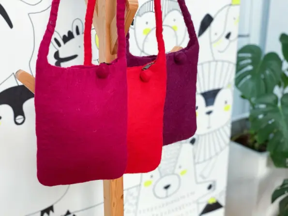 شرکت عرضه کیف نمدی زیپ دار دخترانه