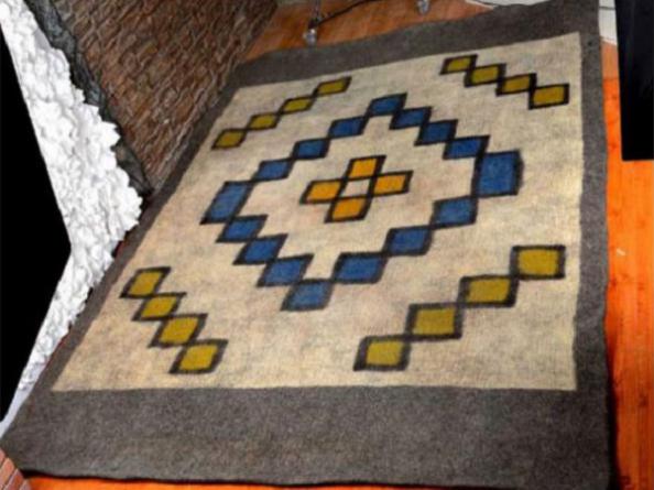 بررسی بازار فرش نمدی دستبافت