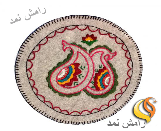 نمد پشمی گلدوزی شده