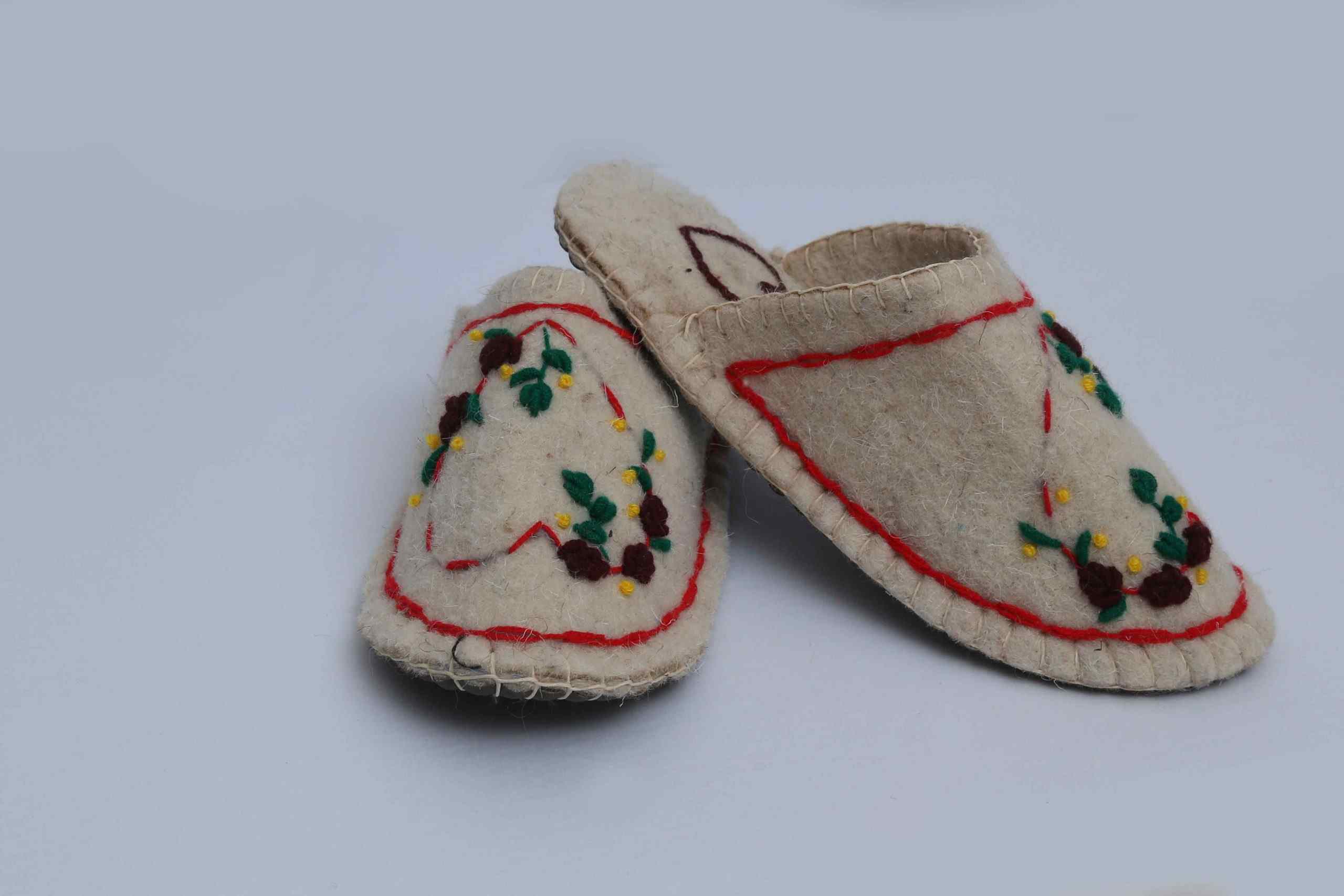 خرید پاپوش نمدی پشمی