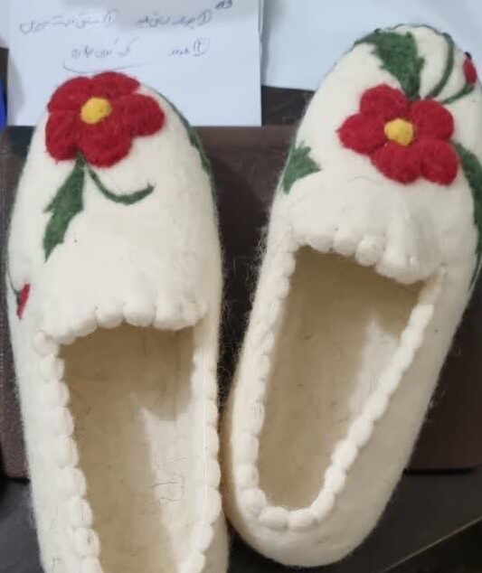 صندل نمدی زنانه رنگ سفید